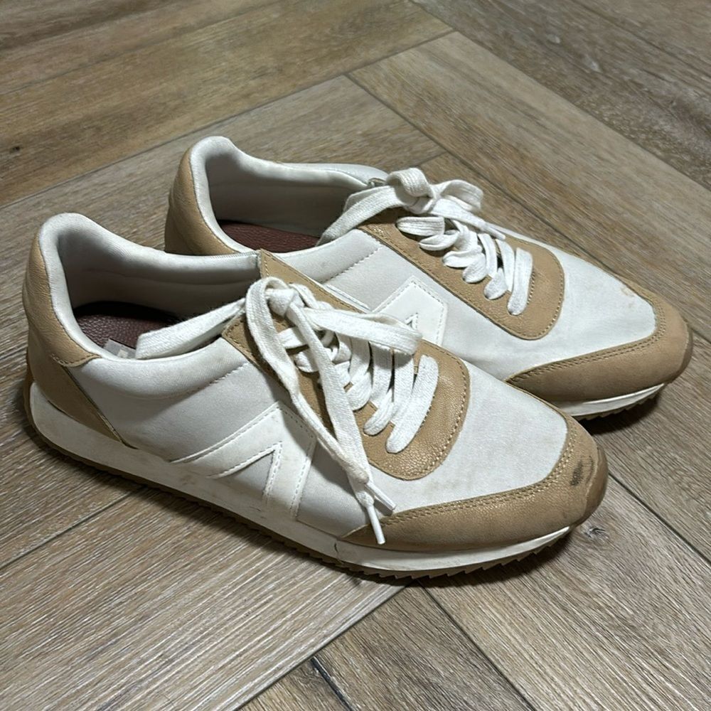 Mia Sneakers 